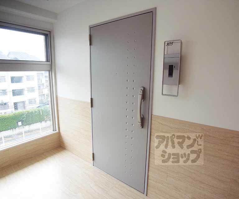 その他設備　玄関ドアです。