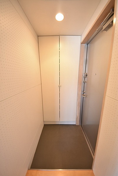 玄関　※別部屋の参考写真です。