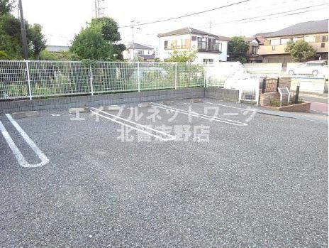 駐車場　駐車場