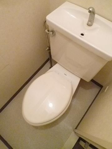 トイレ　清潔感のあるトイレ