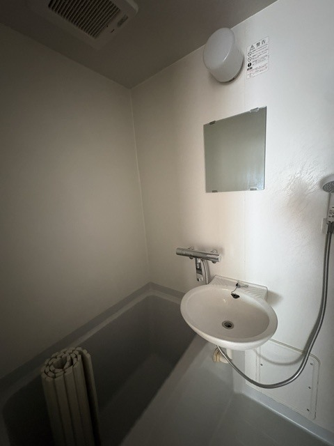 バス・シャワールーム　別のお部屋の参考写真になります