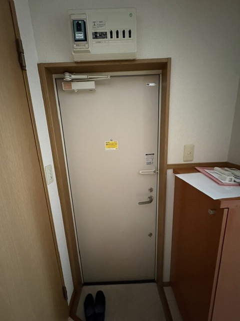 玄関　別のお部屋の参考写真になります