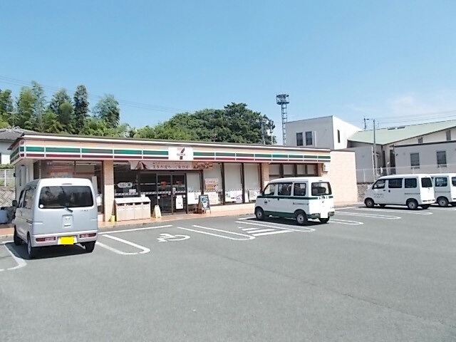 コンビニ　セブンイレブン熊本下硯川店（コンビニ）まで500m