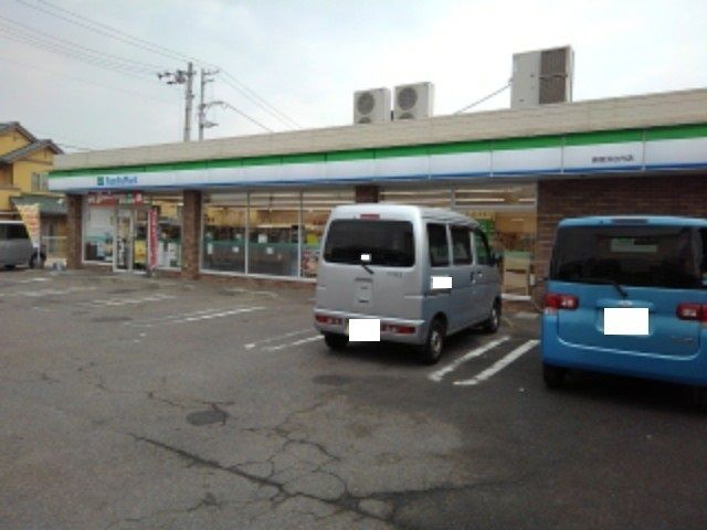 コンビニ　ファミリーマート庄内店（コンビニ）まで500m