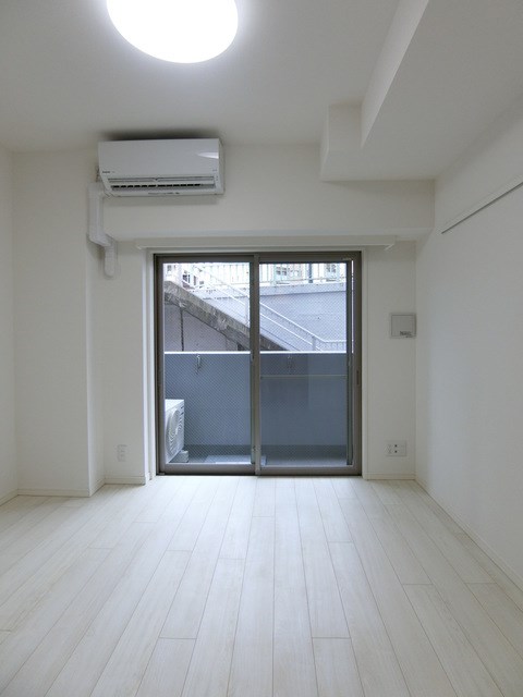居室・リビング　※反転タイプの別部屋です