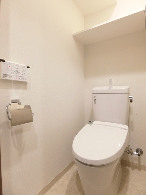 トイレ　※反転タイプの別部屋です