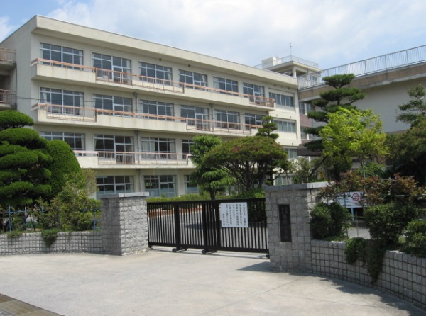 小学校　防府市立勝間小学校（小学校）まで492m
