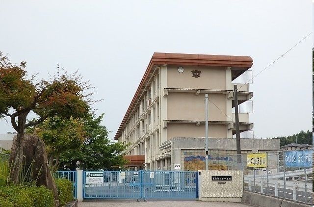 中学校　広島市立五日市観音中学校（中学校）まで800m