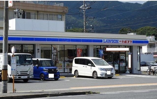 コンビニ　ローソン（コンビニ）まで1200m
