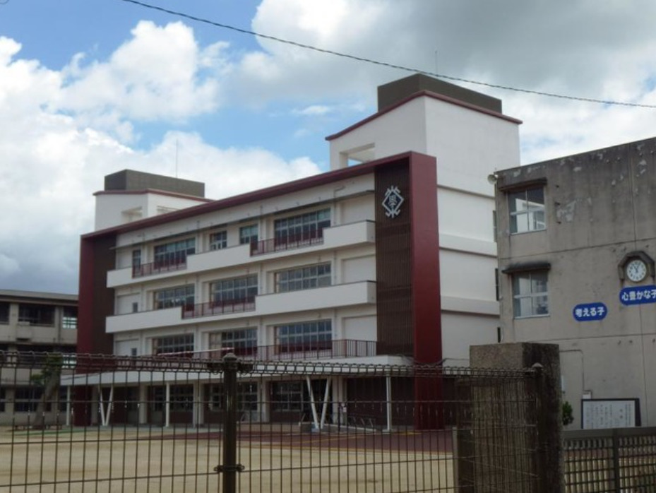 小学校　倉敷市立茶屋町小学校（小学校）まで923m