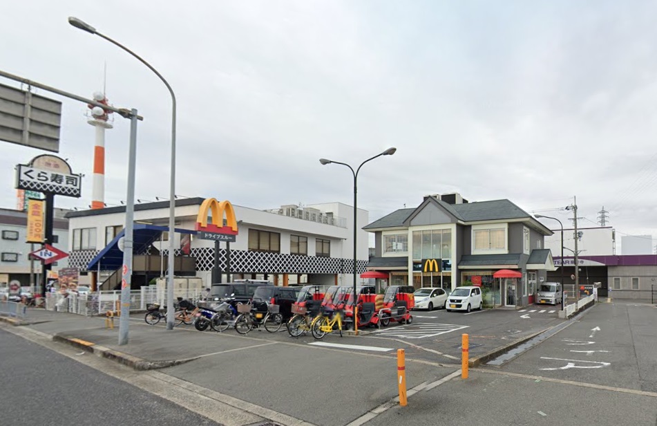 飲食店　マクドナルド外環藤井寺店（飲食店）まで388m