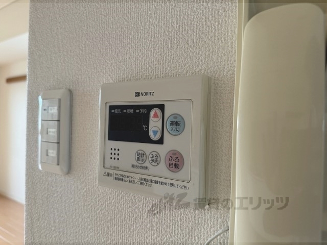 その他設備　給湯器リモコン