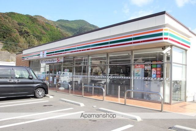 コンビニ　セブンイレブン長崎東町店（コンビニ）まで400m