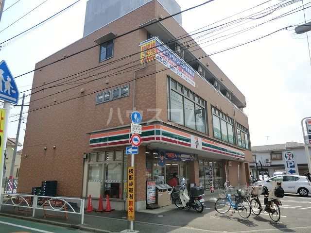 コンビニ　セブン-イレブン世田谷榎店（コンビニ）まで740m