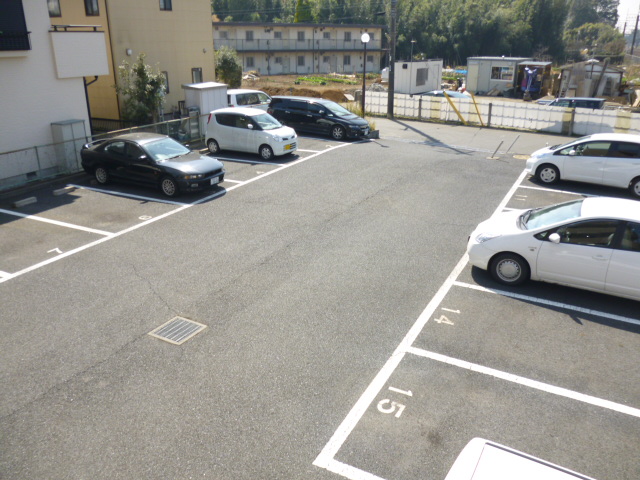 駐車場　7，700円