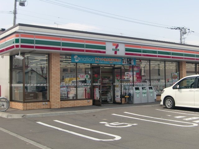 コンビニ　セブンイレブン月寒東5条店（コンビニ）まで159m