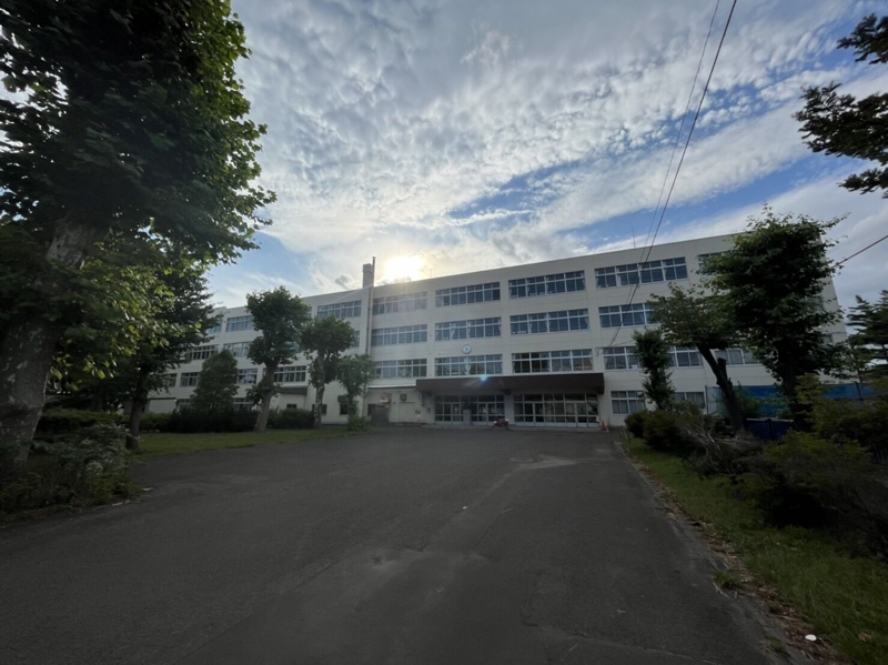 中学校　札幌市立東栄中学校（中学校）まで1479m