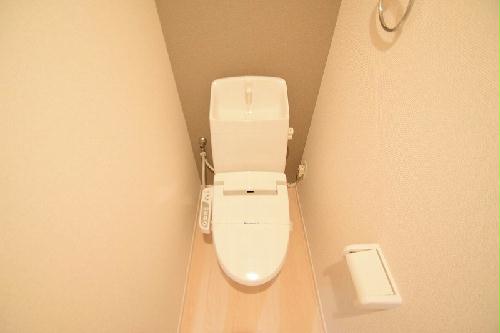 トイレ　仕様・設備は現況と異なる場合があります。現況優先。
