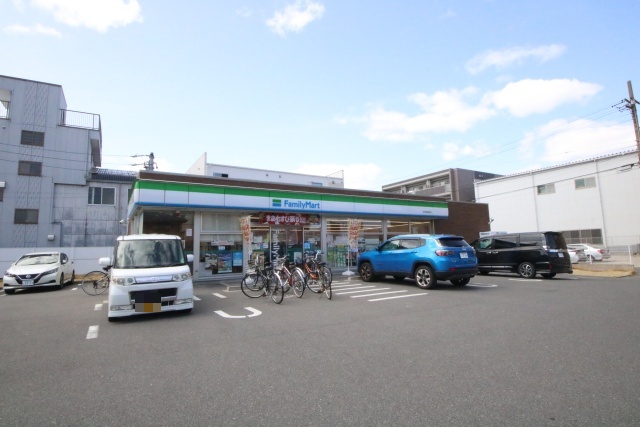 コンビニ　ファミリーマート 中村森田町店（コンビニ）まで400m