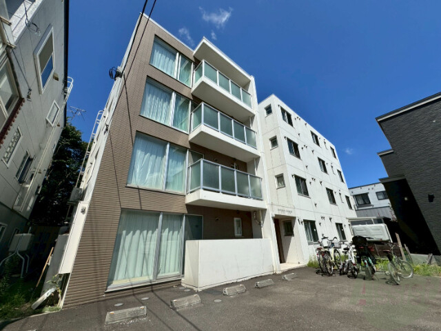 建物外観　札幌市中央区北１条「サクラディア苗穂」