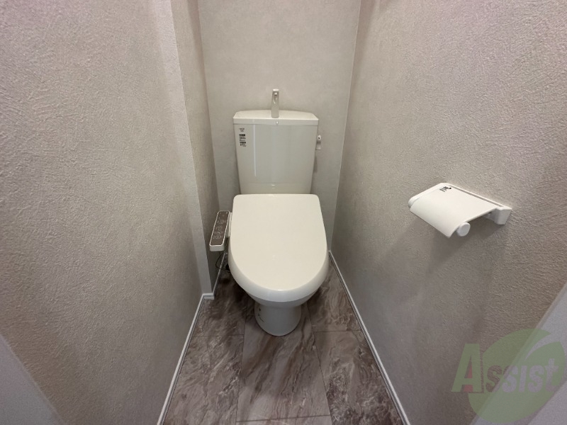 トイレ　ウォシュレット機能がついたトイレです。安心して使用できますね
