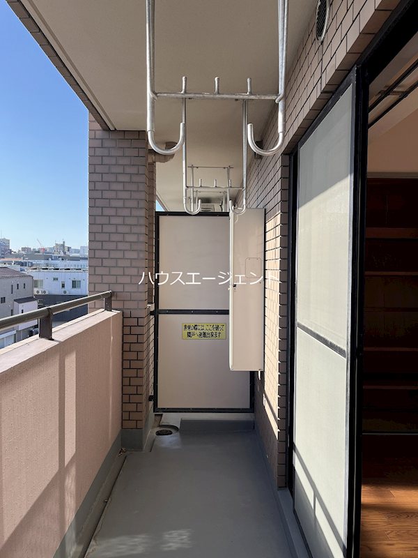 バルコニー　洗濯物も干せます。※参考画像