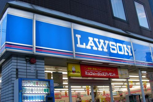 コンビニ　ローソン 日本橋本町二丁目店（コンビニ）まで157m