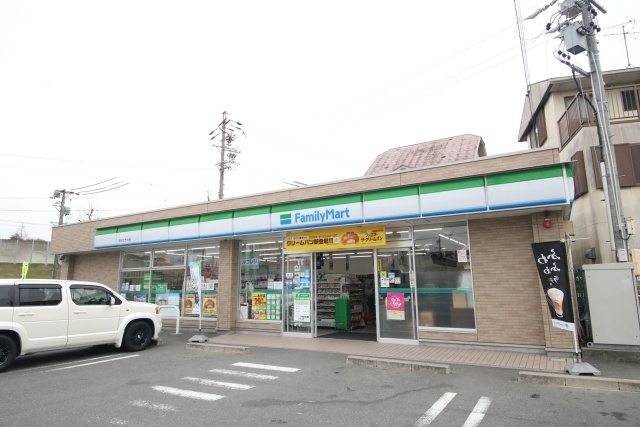 コンビニ　ファミリーマート 中川ときわ店（コンビニ）まで196m