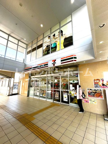 コンビニ　セブン-イレブン 松戸馬橋ステーションモール店（コンビニ）まで607m
