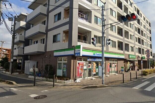 コンビニ　ファミリーマート幕張本郷七丁目店（コンビニ）まで408m