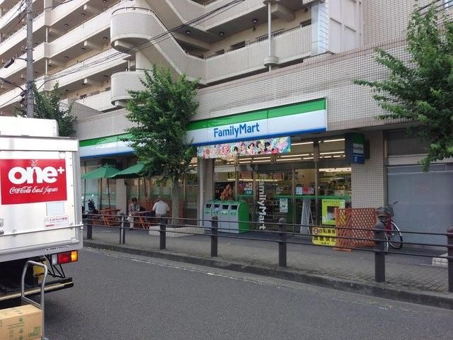 コンビニ　ファミリーマート唐木田駅前店（コンビニ）まで465m