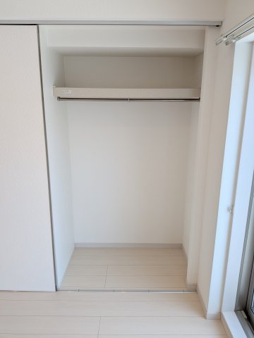 収納　お洋服もたくさんしまえます