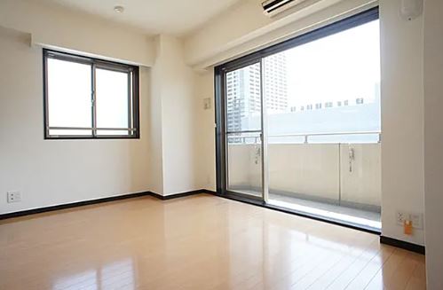 居室・リビング　★角部屋、2面採光、風通しも良好★