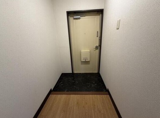 ニューシャトー長岡の玄関写真
