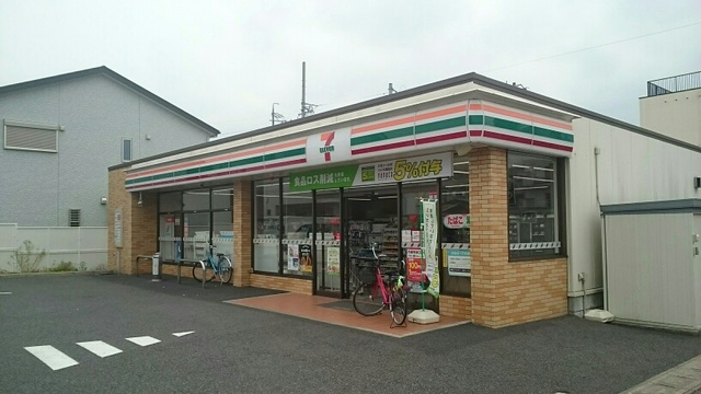 コンビニ　セブンイレブン（コンビニ）まで630m