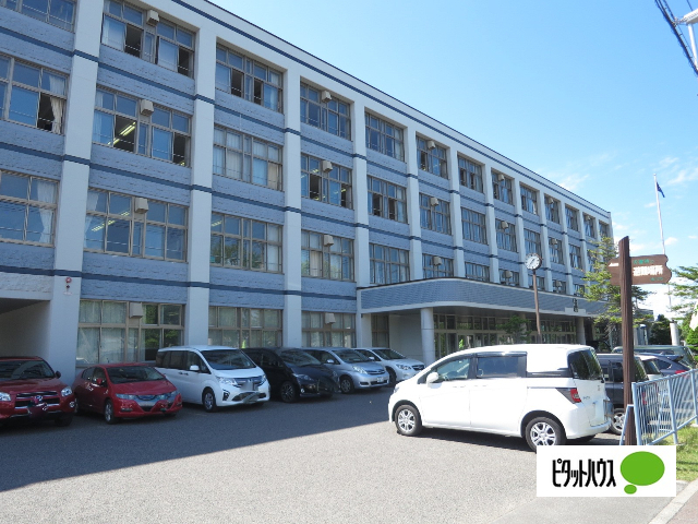中学校　旭川市立東光中学校（中学校）まで428m