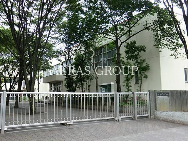 中学校　板橋区立高島第三中学校（中学校）まで991m