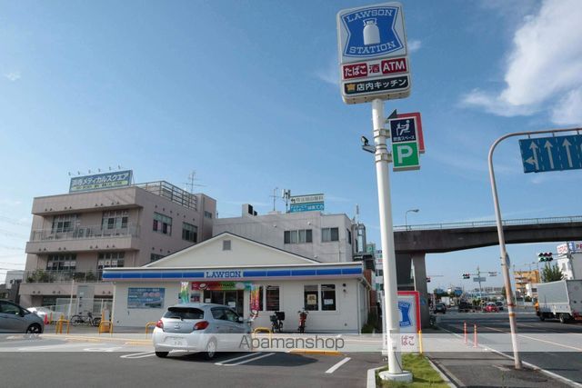 コンビニ　ローソン（コンビニ）まで338m