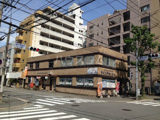郵便局　博多駅前四郵便局（郵便局）まで546m