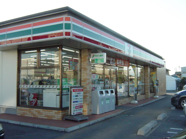 コンビニ　セブンイレブン伊勢崎東小保方町店（コンビニ）まで538m