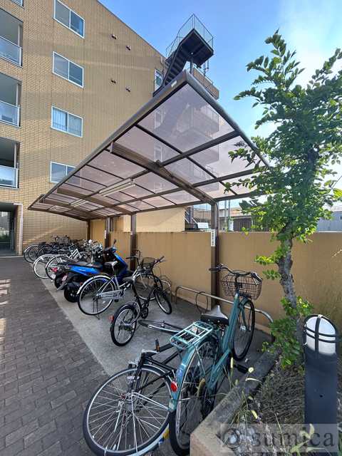 その他共有部分　屋根付き駐輪場が嬉しいです♪♪