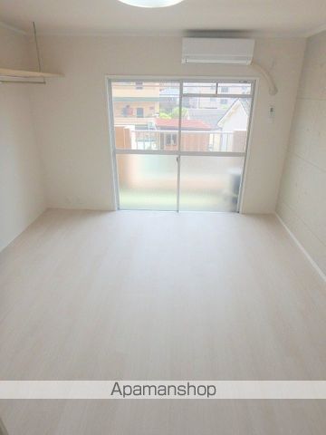 ＪＲ日南線 宮崎駅 徒歩25分 5階建 築41年の居間写真