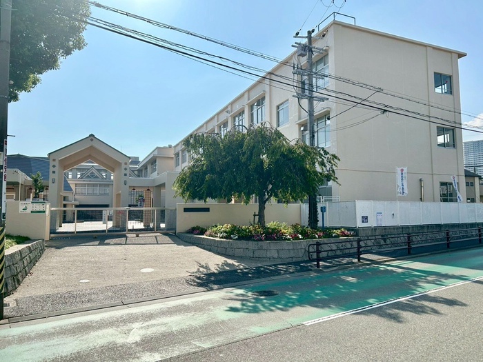 小学校　魚崎小学校（小学校）まで450m