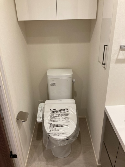 トイレ　※写真は同タイプ住戸です。