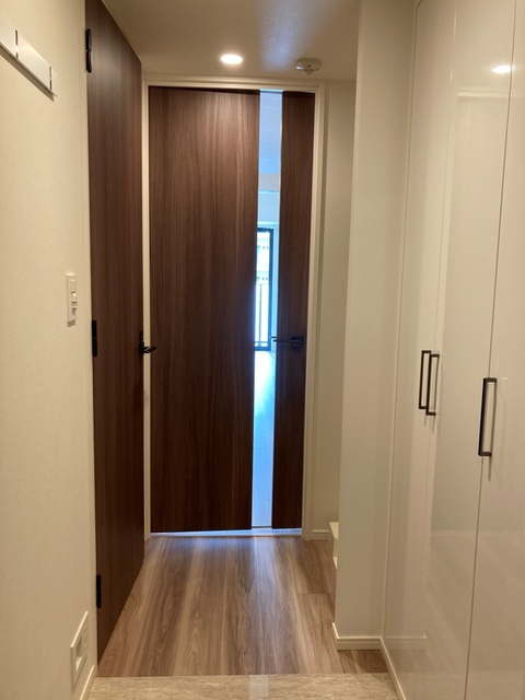 玄関　※写真は同タイプ住戸です。