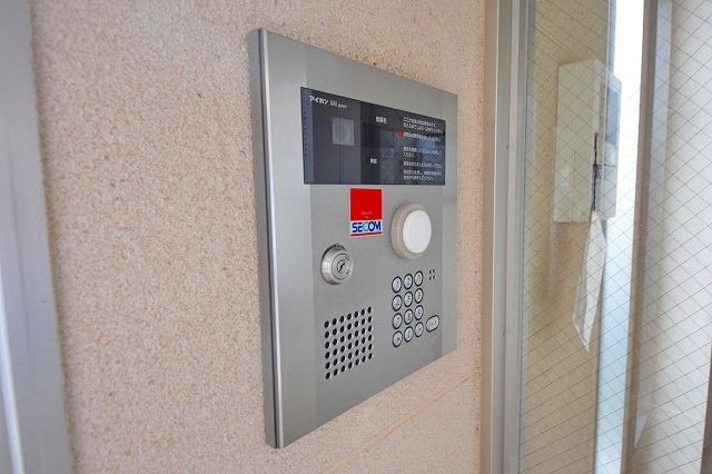 エントランス　セキュリティ重視の方には安心です