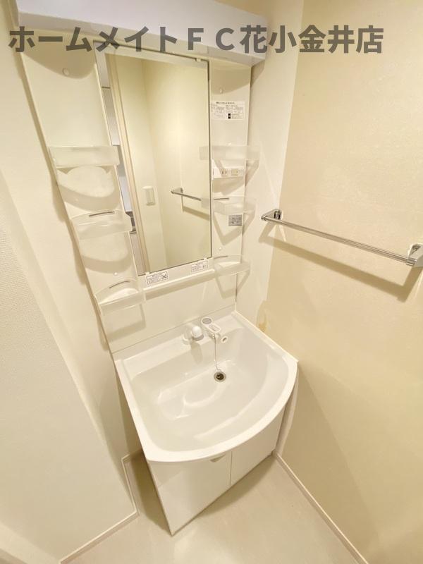 洗面設備　清潔感のあるトイレです