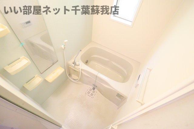 バス・シャワールーム　コンパクトで使いやすいお風呂です