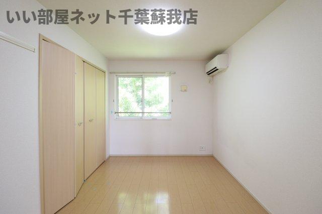 その他部屋・スペース　広くて明るい寝室