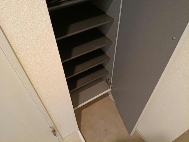 玄関　101